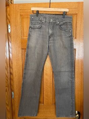 Levi’s 514 (Gray)